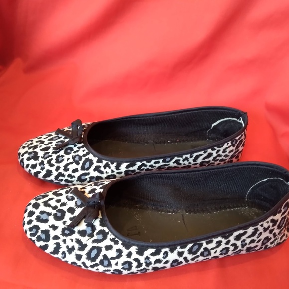 Leopard Print Ballet Flats Size 10 - Picture 3 of 4